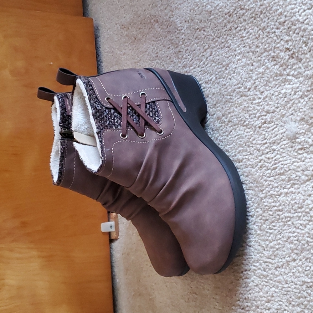 Jbu memory foam ankle boots size 8.5